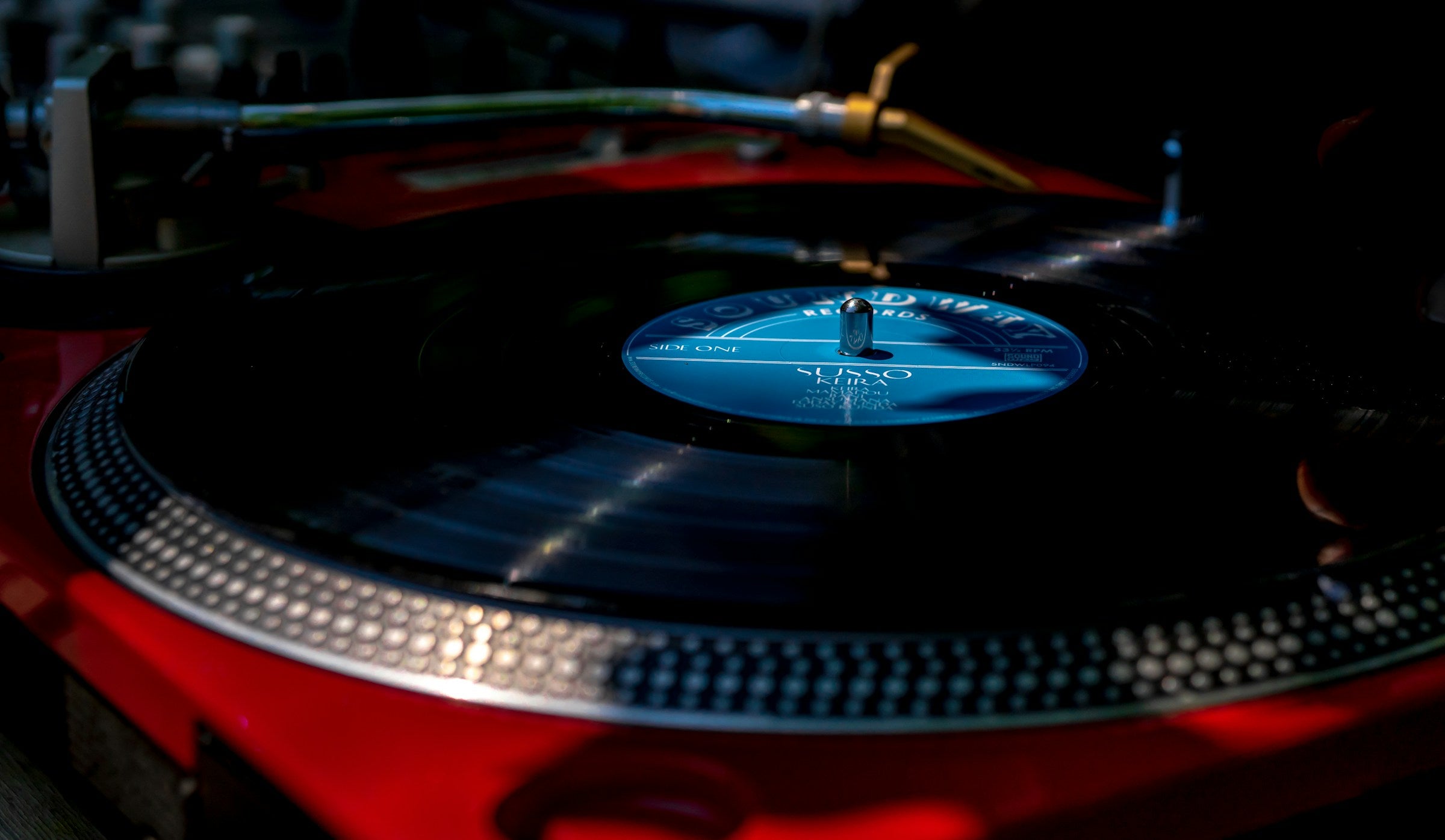 Image of DJ turntable.