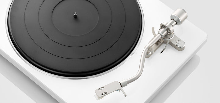 Denon DP400WT Hi-Fi Turntable with Speed Auto Sensor (white)